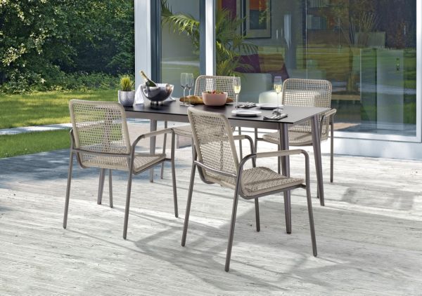 Gartenmöbel Set Ticco - 4 Ticco Stapelsessel und ein Polytec Gartentisch